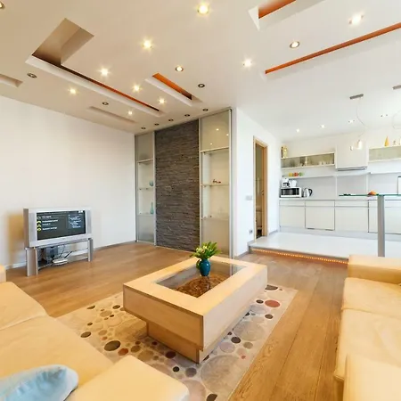 Brivibas Lux 公寓 *